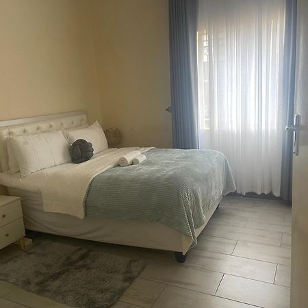 @Jackie'S Avondale 2 Bed Flat At Harrow Court Appartement Harare Buitenkant foto
