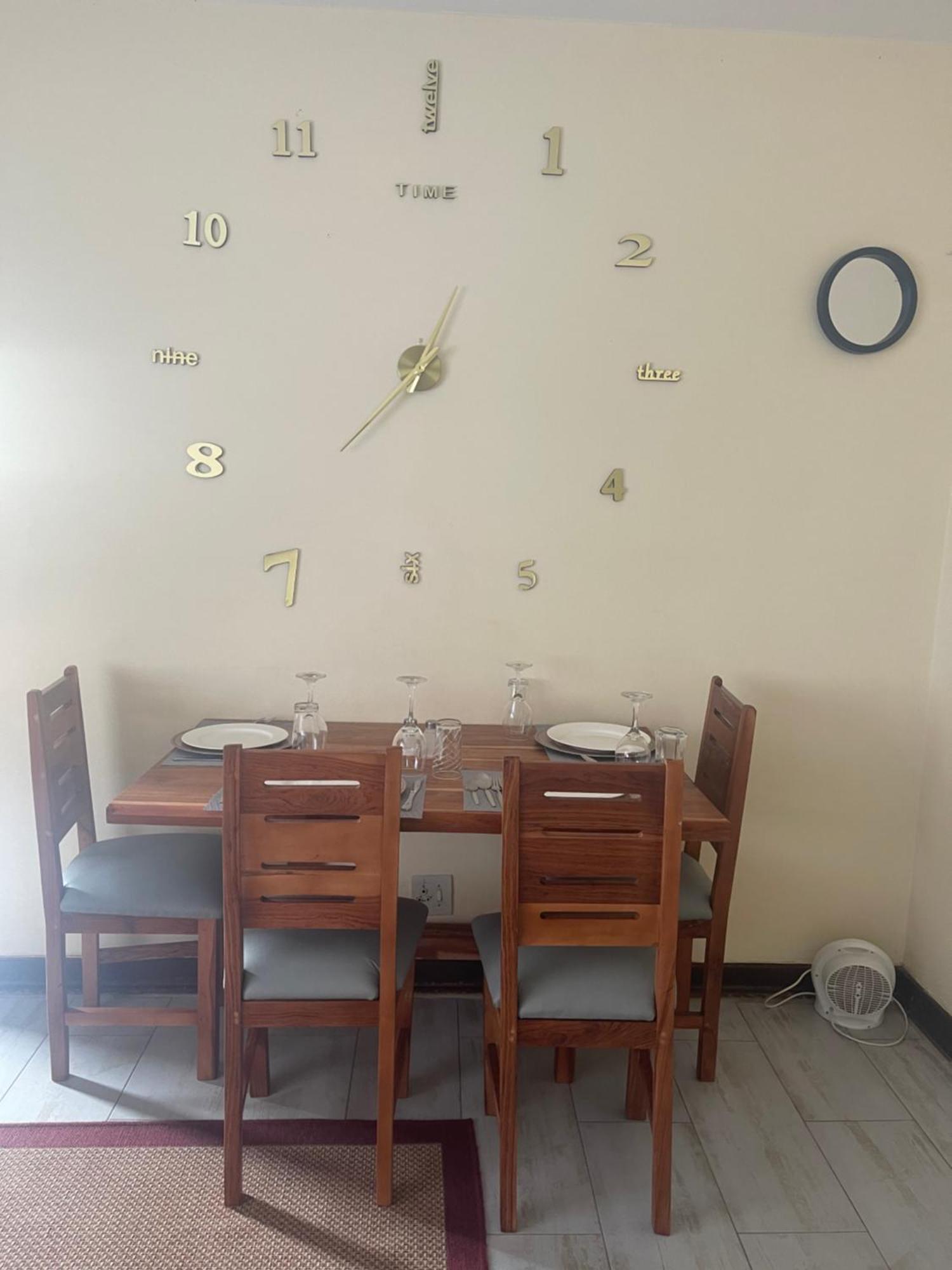 @Jackie'S Avondale 2 Bed Flat At Harrow Court Appartement Harare Buitenkant foto