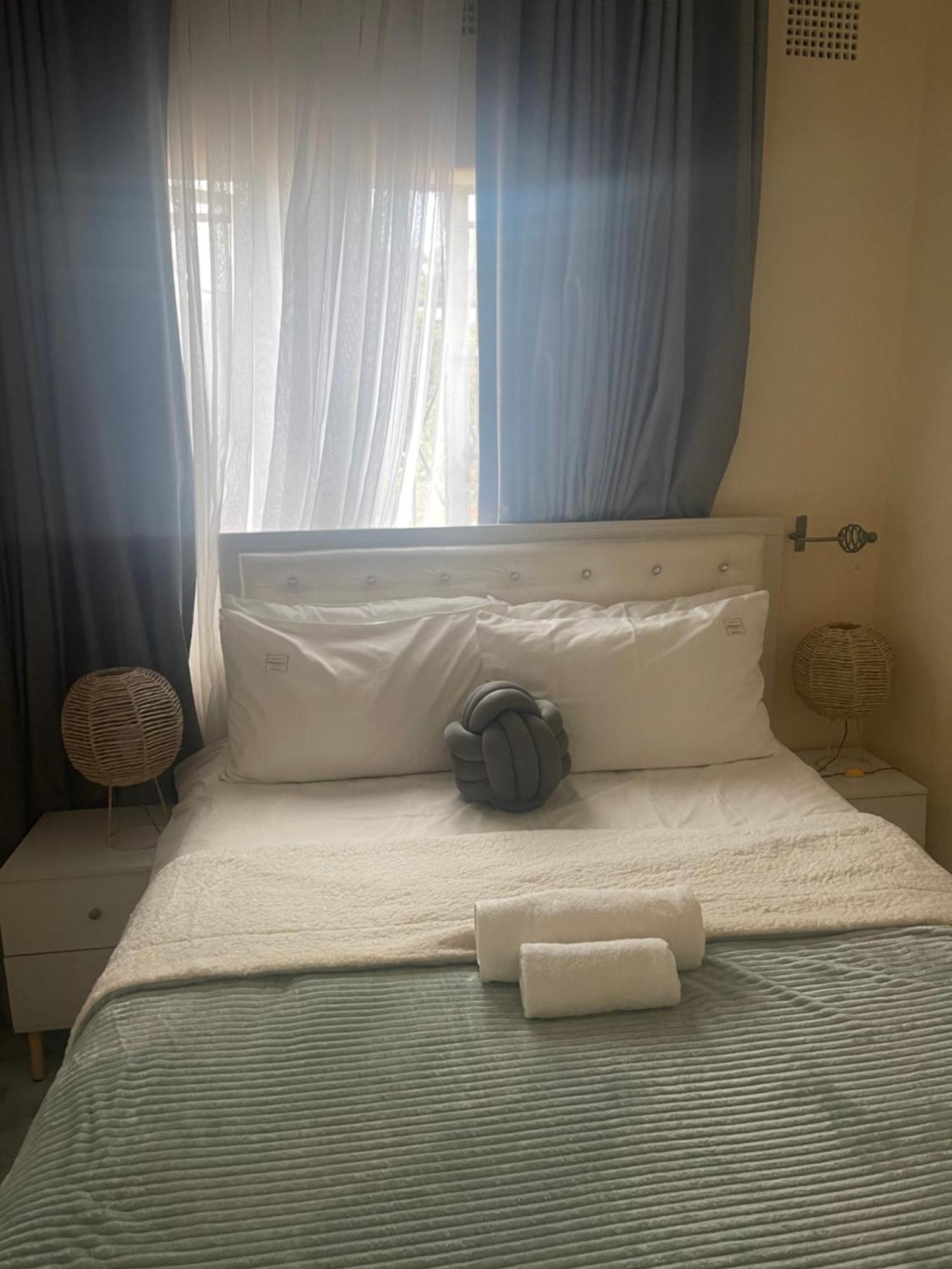 @Jackie'S Avondale 2 Bed Flat At Harrow Court Appartement Harare Buitenkant foto