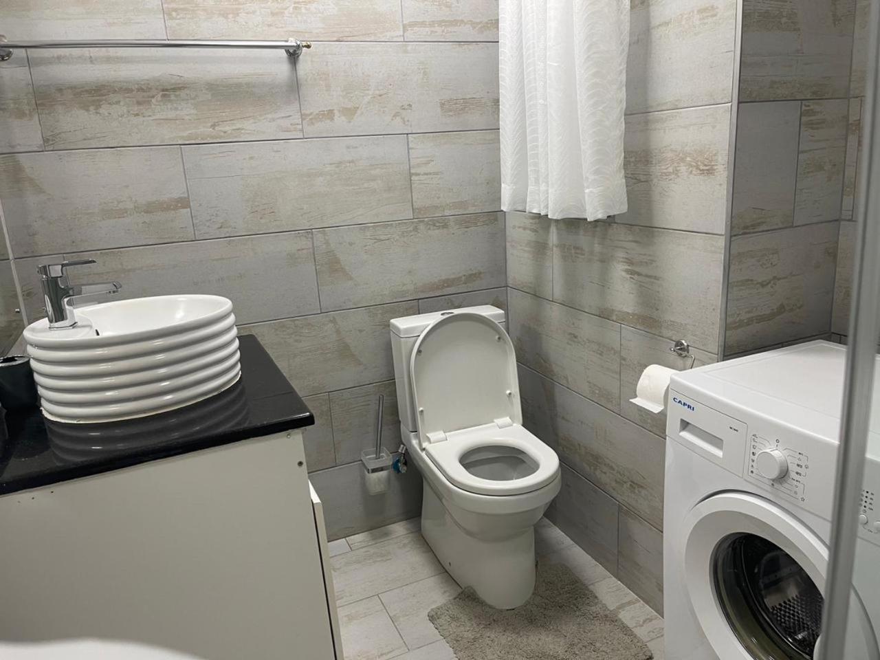 @Jackie'S Avondale 2 Bed Flat At Harrow Court Appartement Harare Buitenkant foto