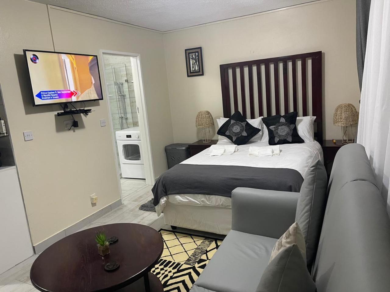 @Jackie'S Avondale 2 Bed Flat At Harrow Court Appartement Harare Buitenkant foto